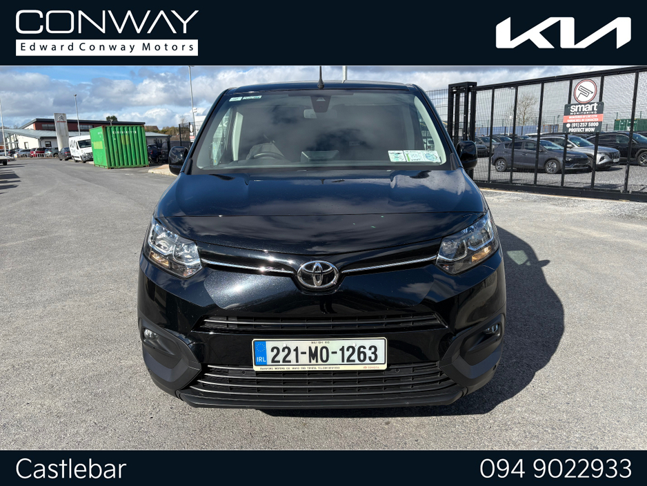 2022 Toyota Proace - image 2