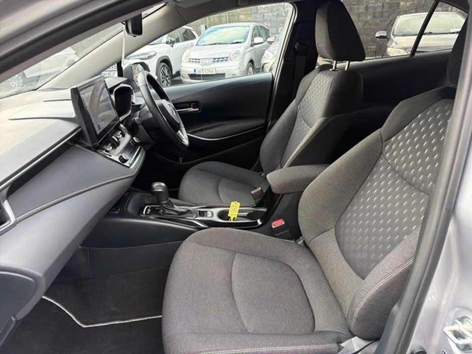 2025 Toyota Corolla COROLLA LUNA SPORT SALOON €34,945