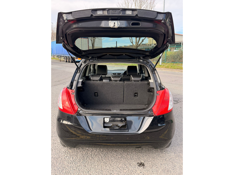 2014 Suzuki Swift - image 8
