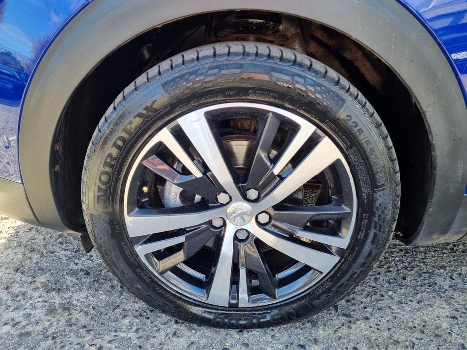 2018 Peugeot 3008 - image 7