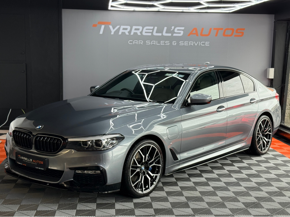 2017 BMW 5 Series - image 5