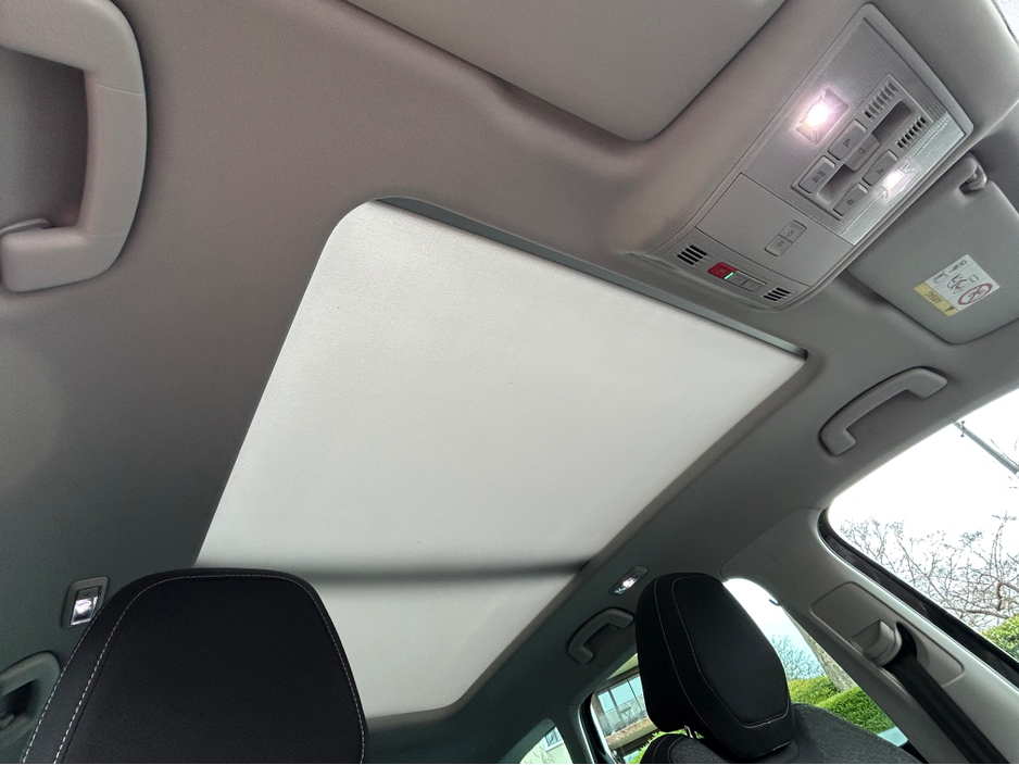 2018 Skoda Karoq - image 12