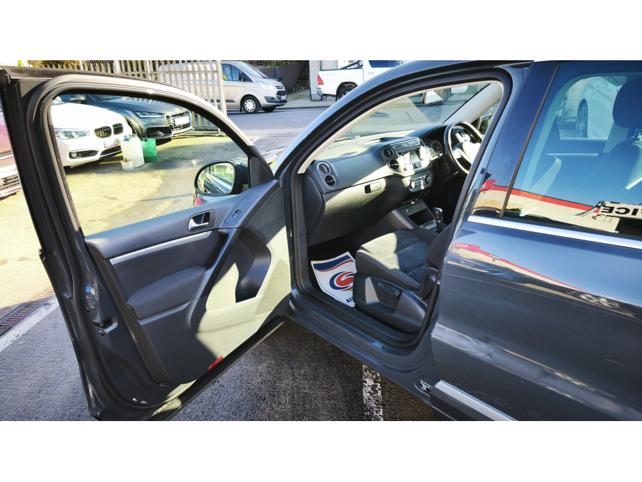 2015 Volkswagen Tiguan - image 15