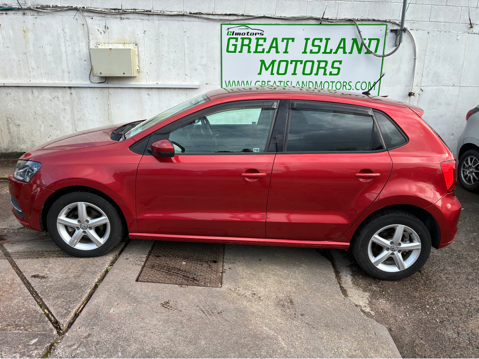 2014 Volkswagen Polo - image 3