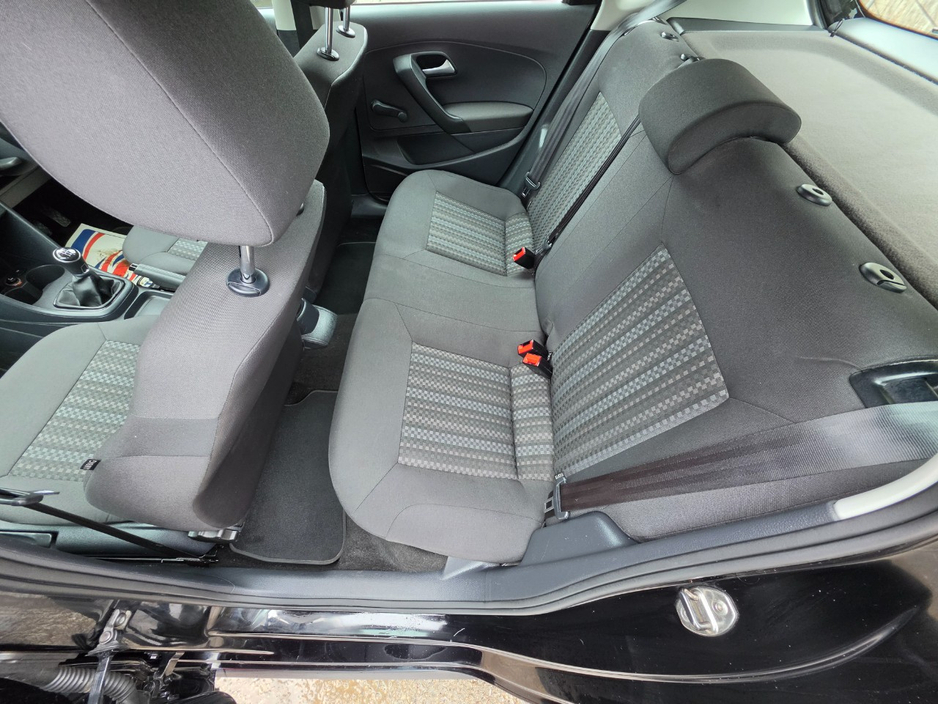 2016 Volkswagen Polo - image 11