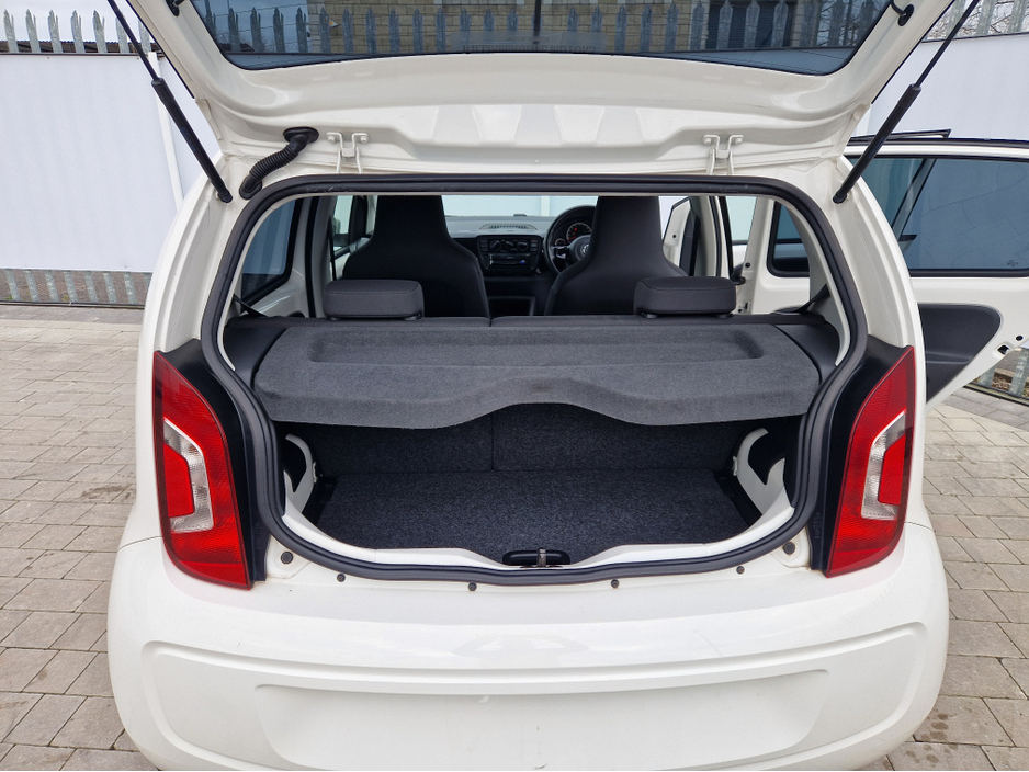 2015 Volkswagen up! - image 9