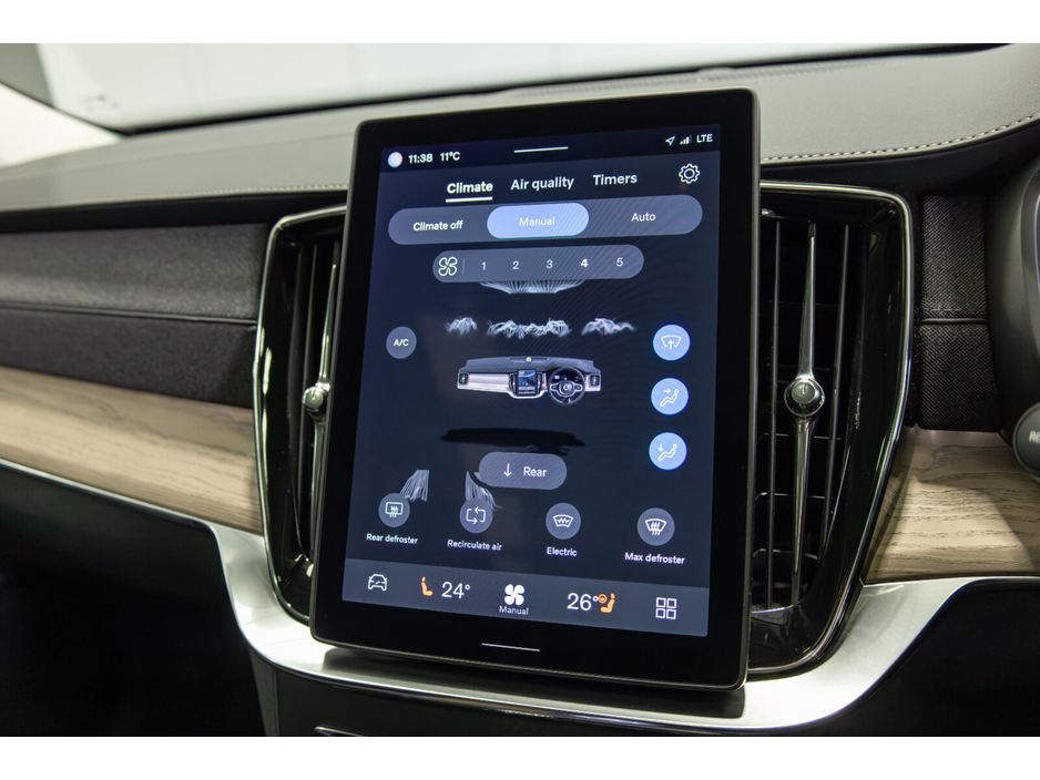 2025 Volvo XC90 - image 22