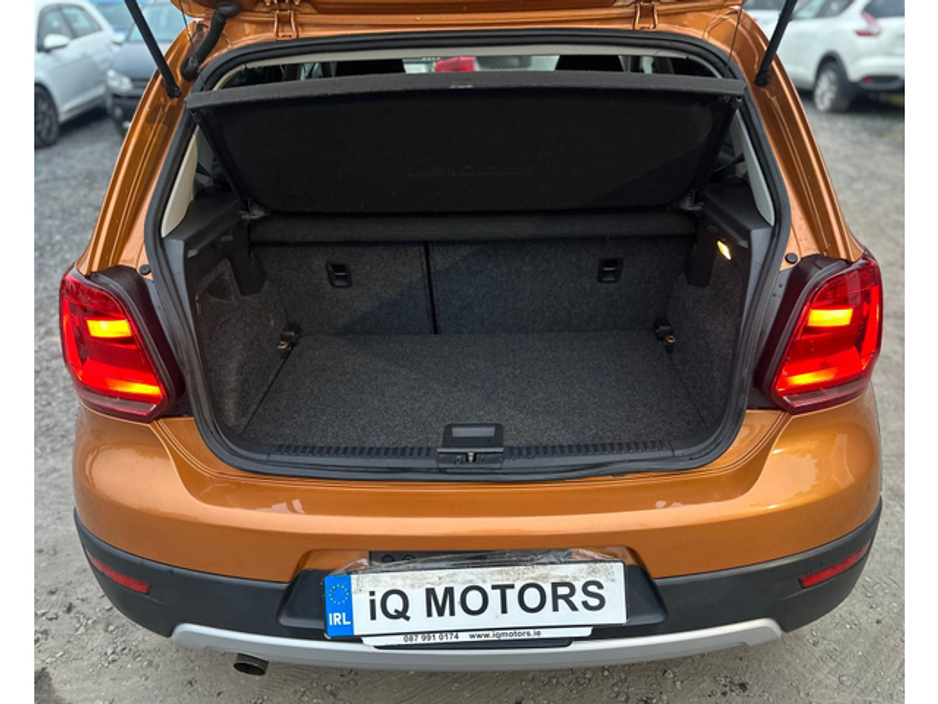 2017 Volkswagen Polo - image 13