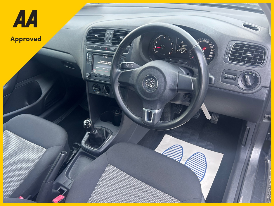 2013 Volkswagen Polo - image 11