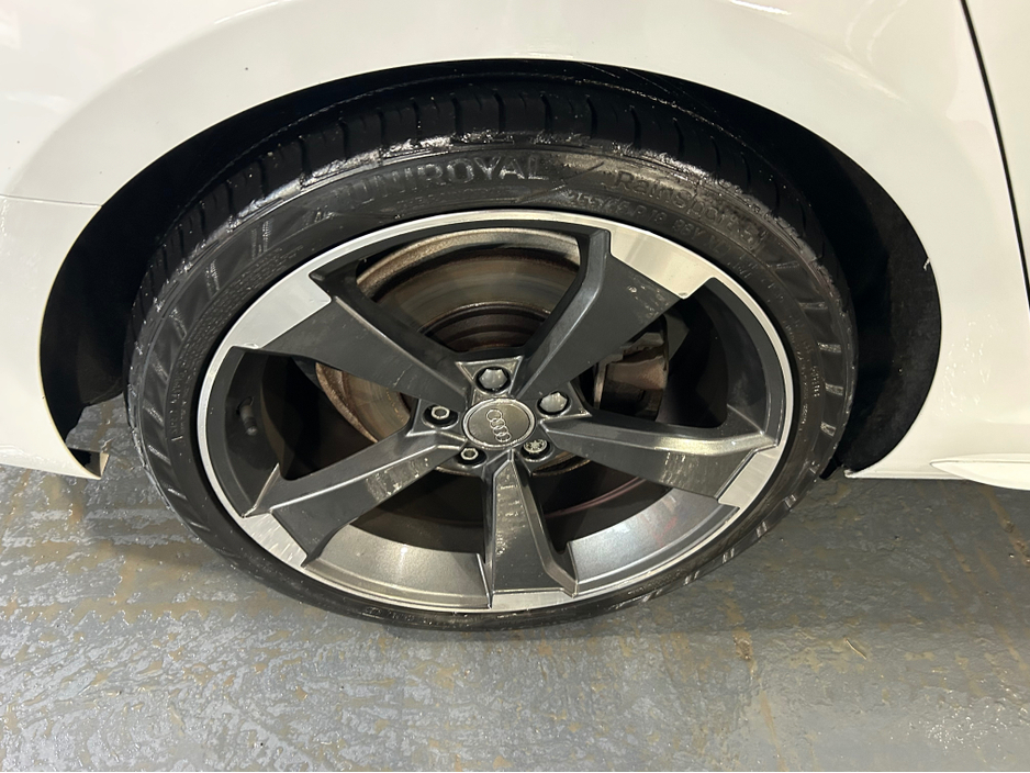 2017 Audi A4 - image 31