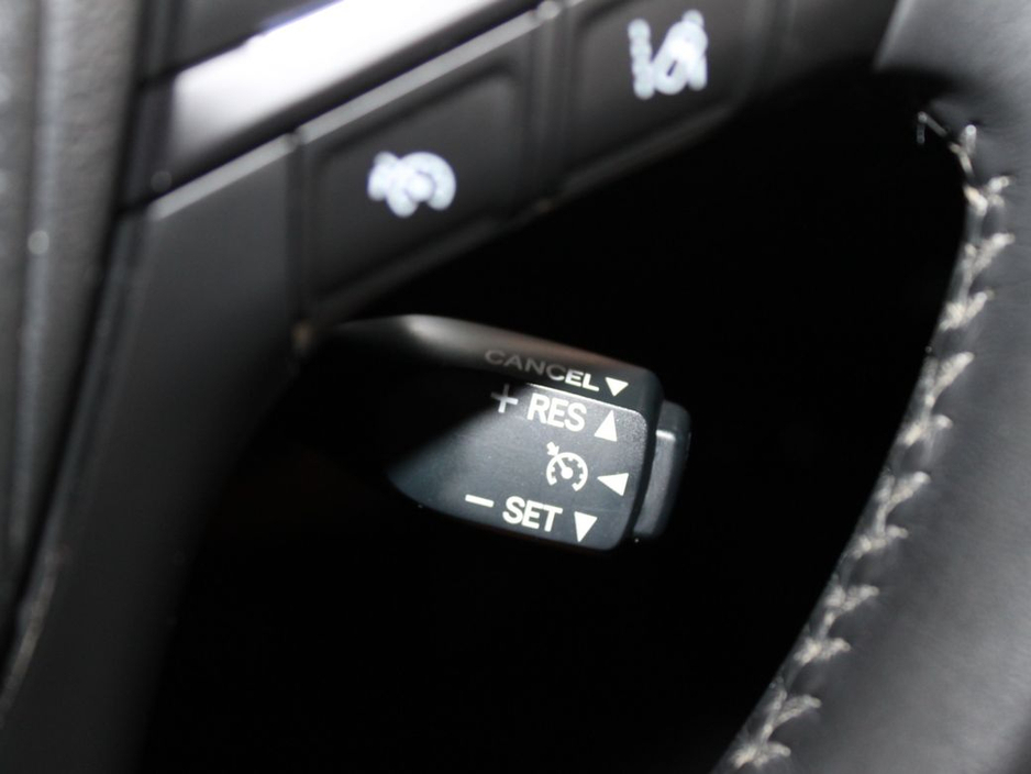 2017 Toyota Avensis 1.6D SOL Navi 4DR €10,499