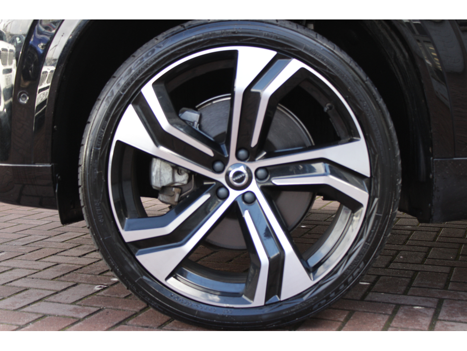 2023 Volvo XC90 - image 27