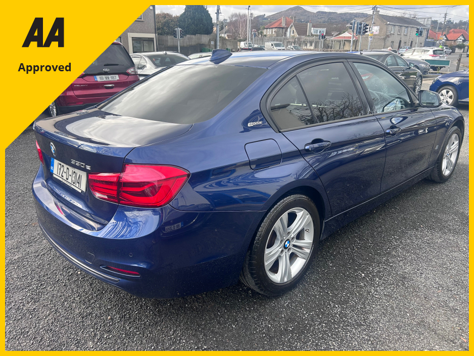 2017 BMW 3 Series - image 19