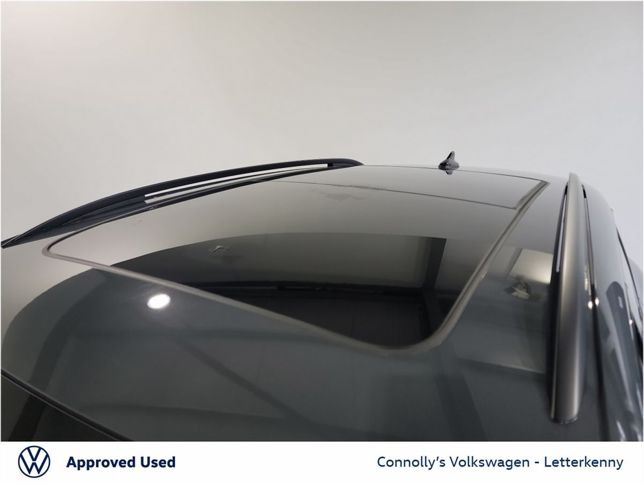 2025 Volkswagen Tiguan - image 16