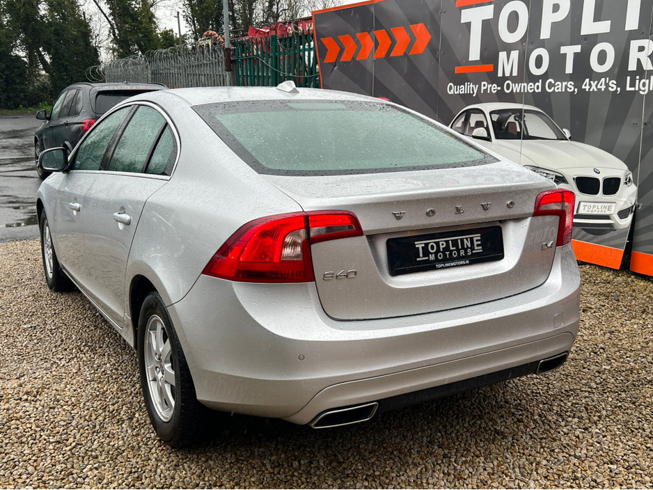 2017 Volvo S60 - image 7