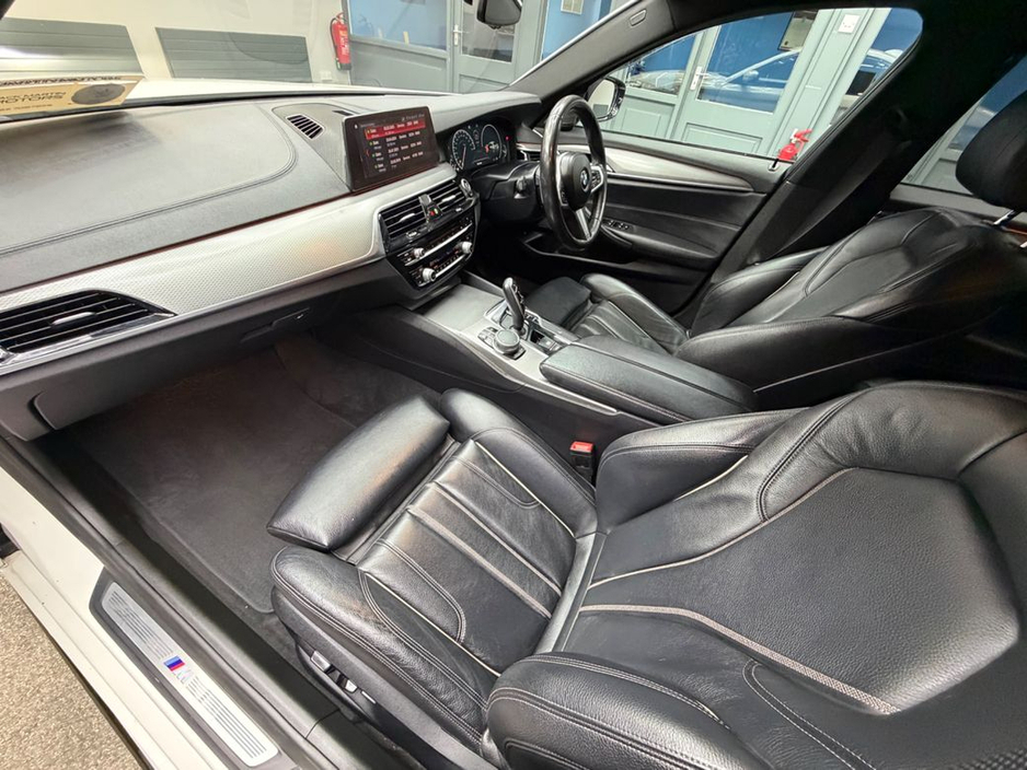 2019 BMW 5 Series - image 28