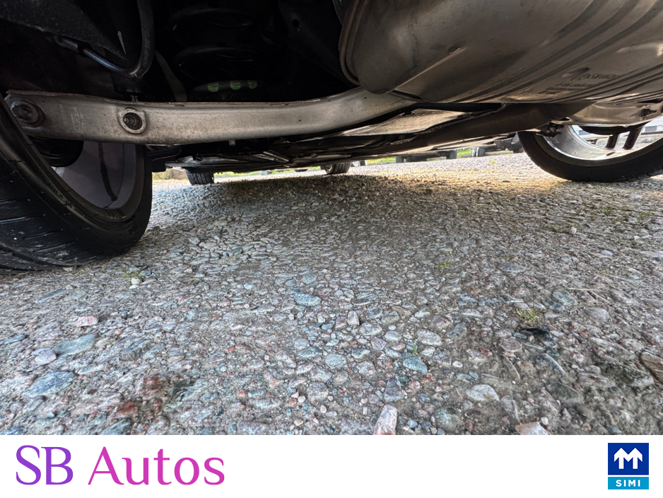 2018 Mercedes-Benz 180 - image 10