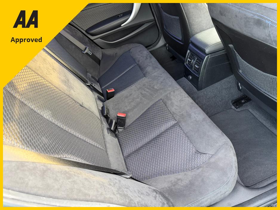 2017 BMW 1 Series - image 11