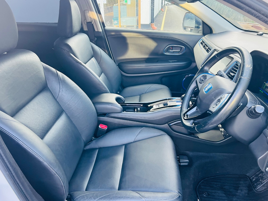 2015 Honda Vezel - image 17