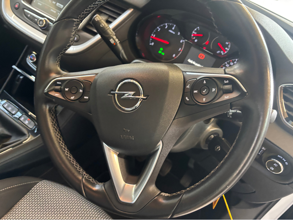 2018 Opel Grandland X - image 11