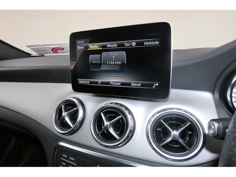 2016 Mercedes-Benz GLA Class GLA 180 *POWERED TAILGATE*HALF LEATHER*REVERSE CAM*PARK SENSORS* €18,690