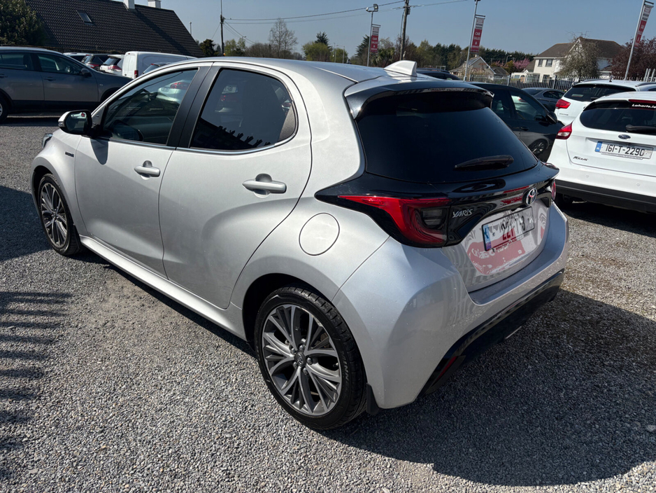 2022 Toyota Yaris 1.5 Hybrid 5Dr Platinum €19,995