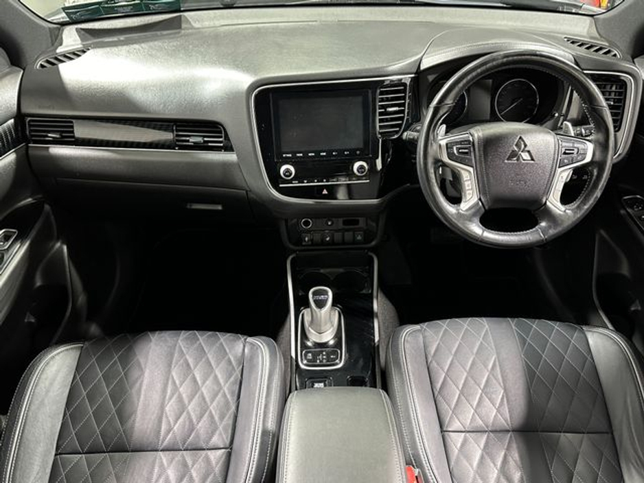 2020 Mitsubishi Outlander Phev Instyle 4