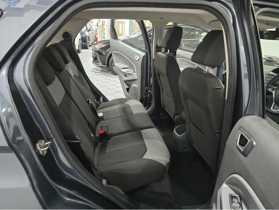 2014 Ford Ecosport - image 9