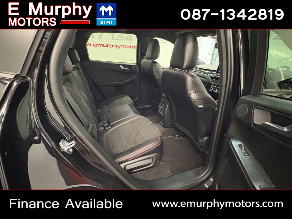 2022 Ford Kuga - image 10