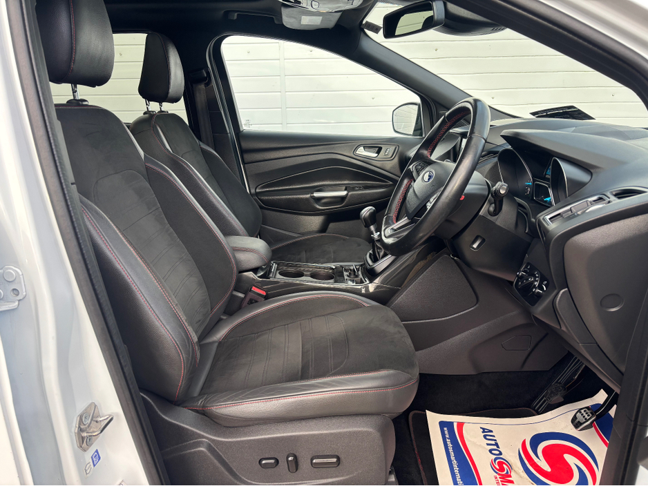 2018 Ford Kuga 1.5 TDCI 120PS ST-LINE - Sunroof