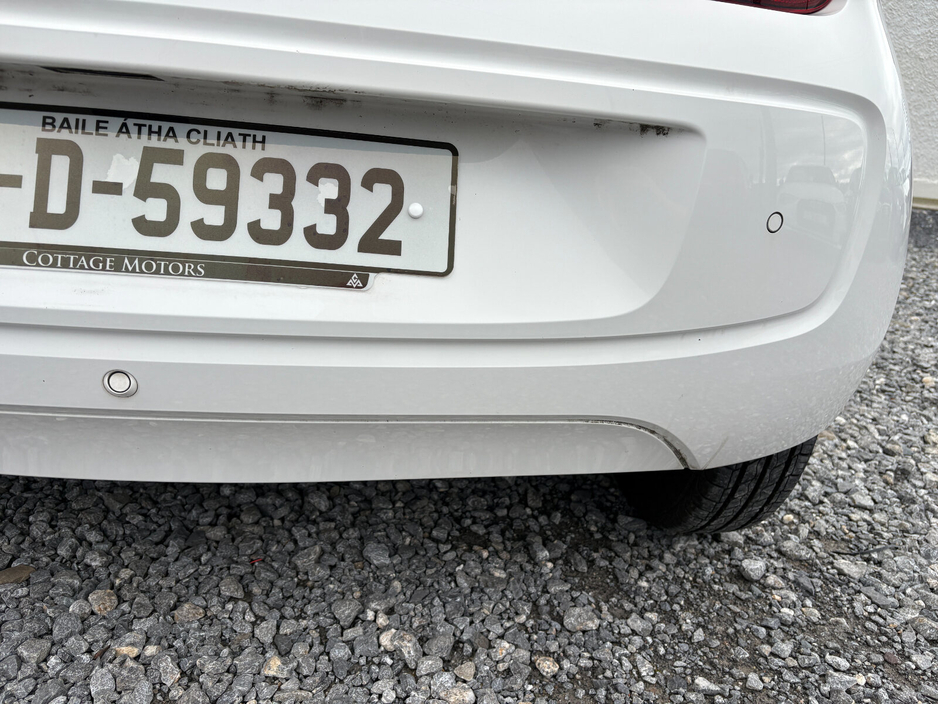 2015 Volkswagen up! - image 9