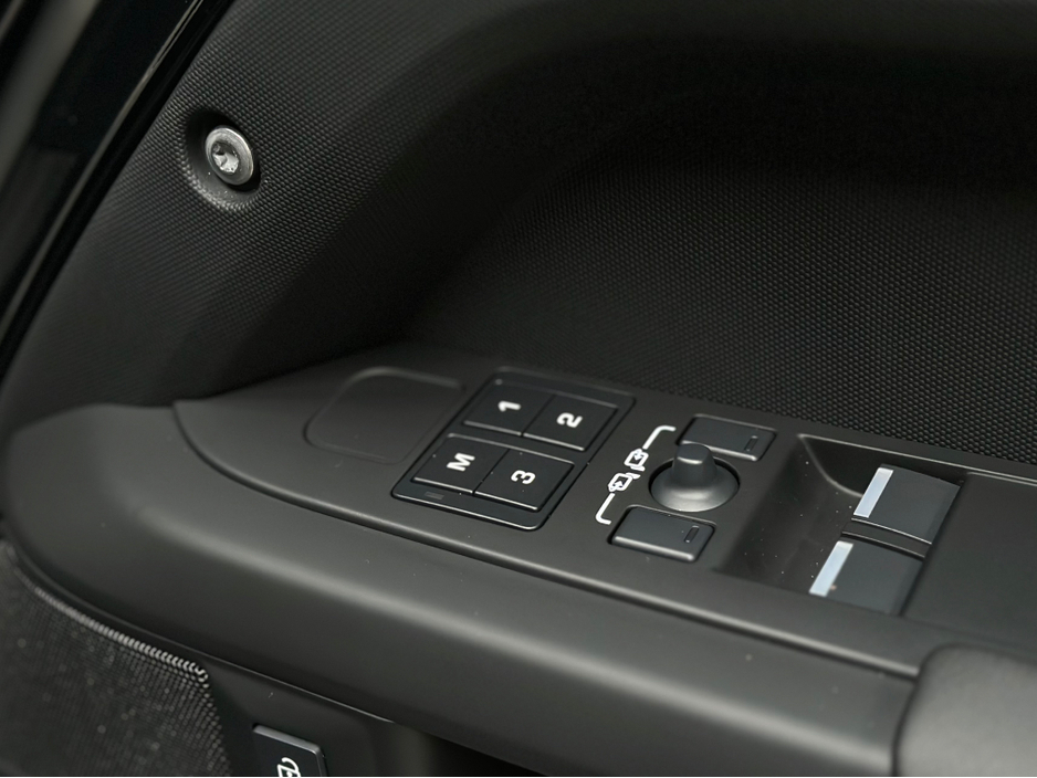 2025 Land Rover Defender - image 19