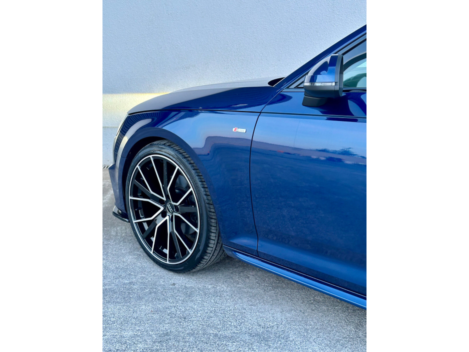 2018 Audi A4 - image 14