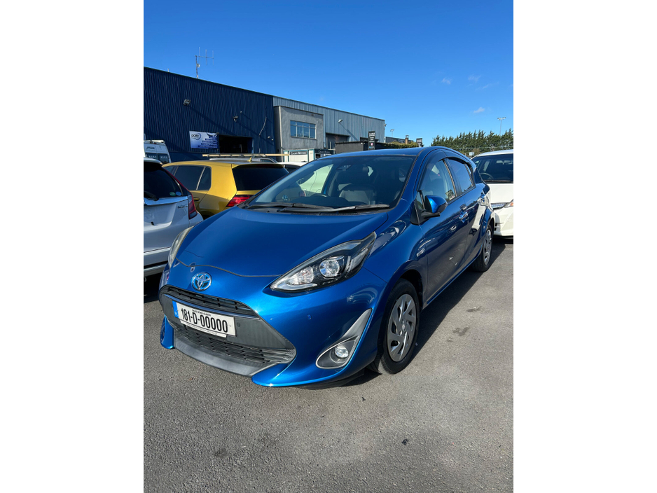 2018 Toyota Aqua - image 2