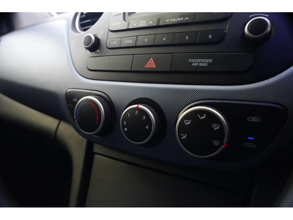 2019 Hyundai i10 - image 14