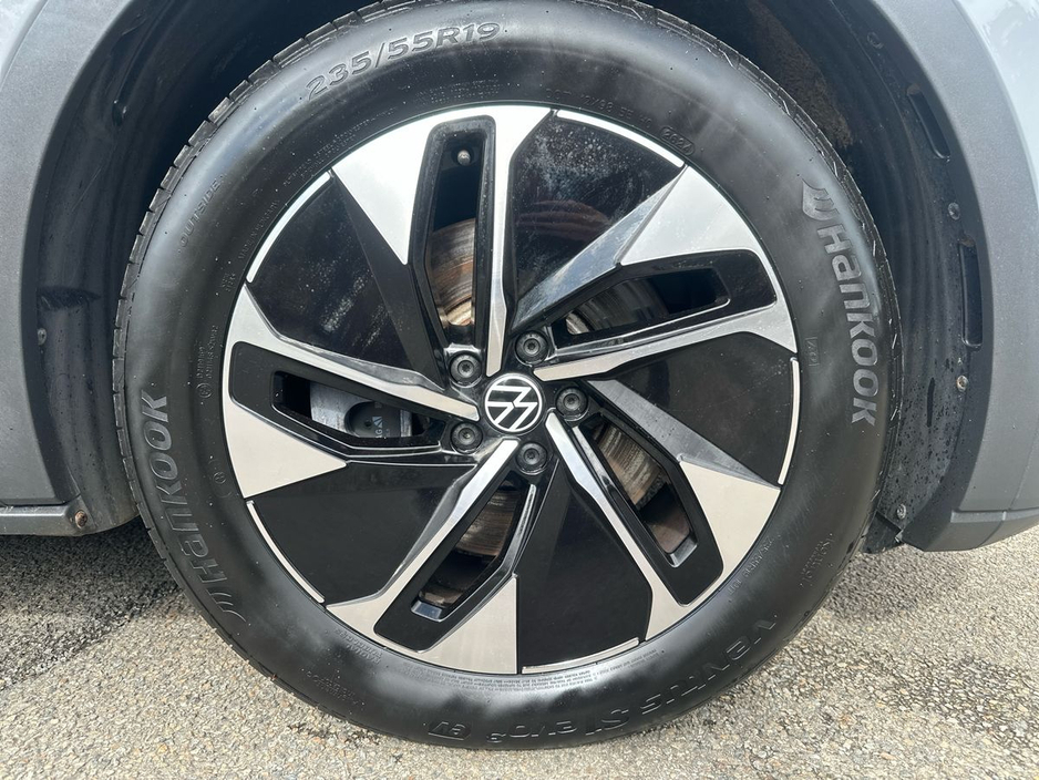 2023 Volkswagen ID.4 - image 5