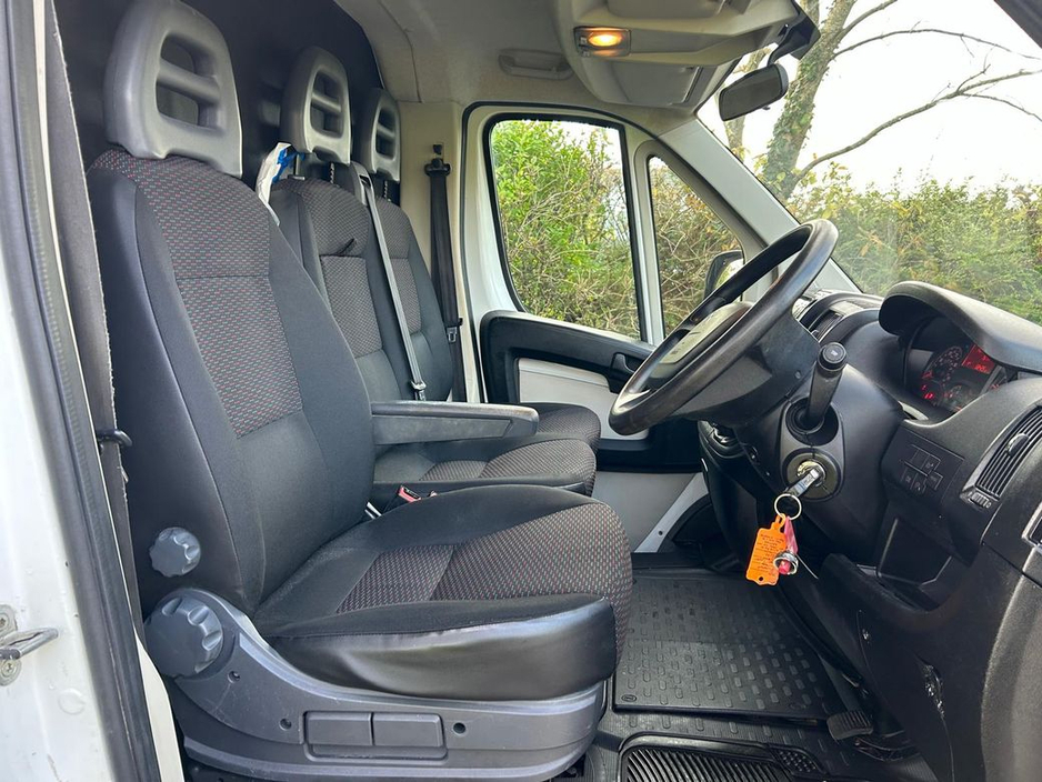 2019 Peugeot Boxer - image 6