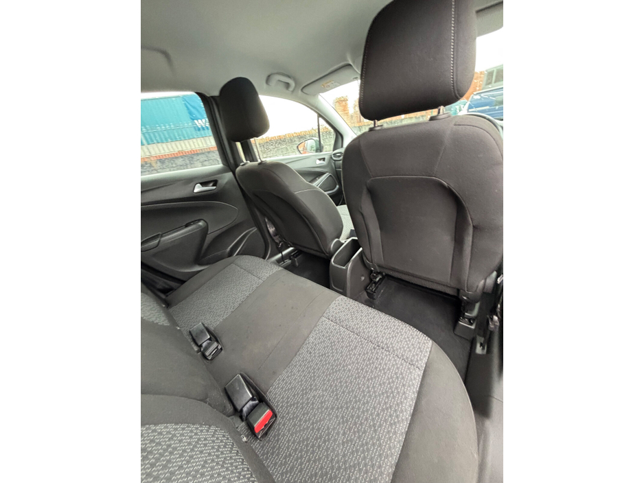 2023 Opel Crossland X  €15,000