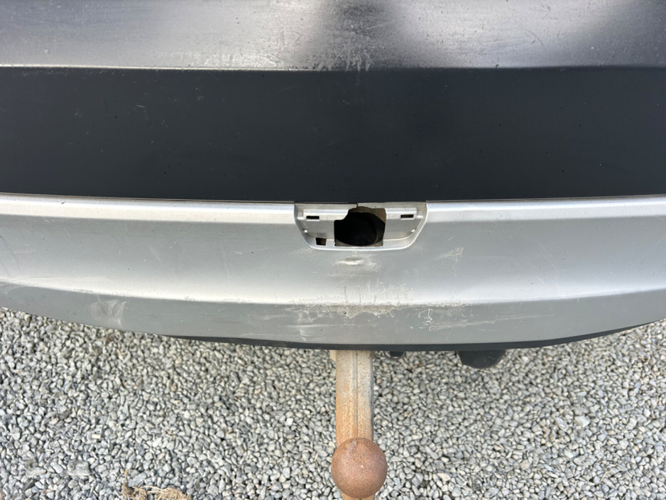 2019 Land Rover Discovery - image 41