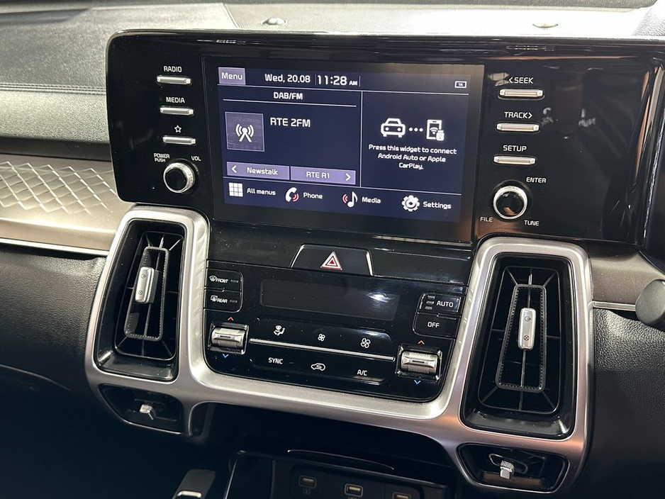 2022 Kia Sorento - image 13