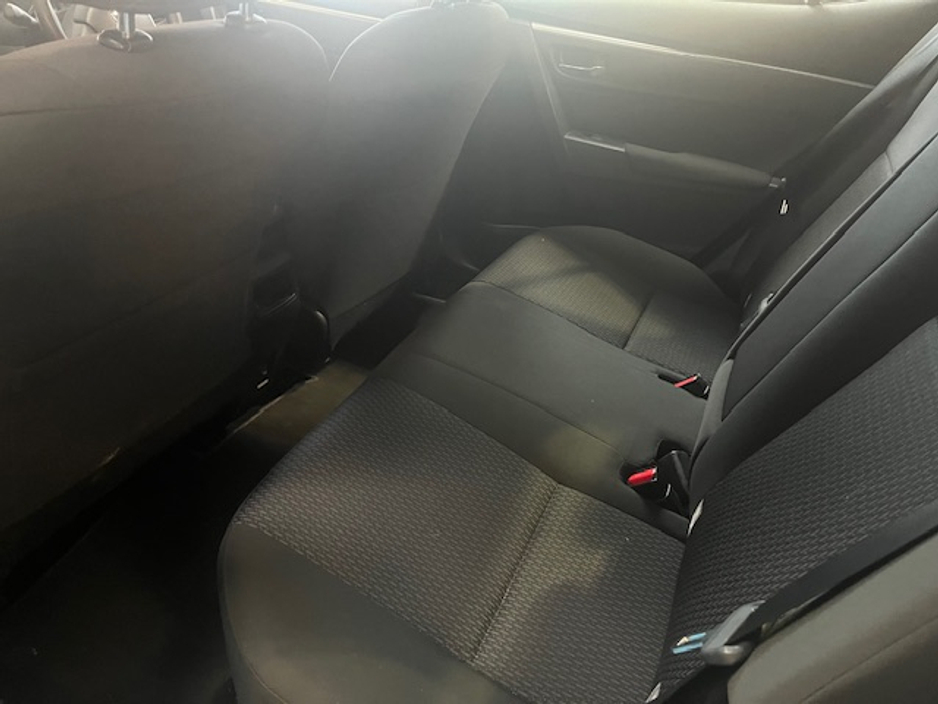 2015 Toyota Corolla - image 5