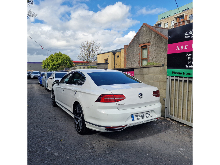 2019 Volkswagen Passat - image 7