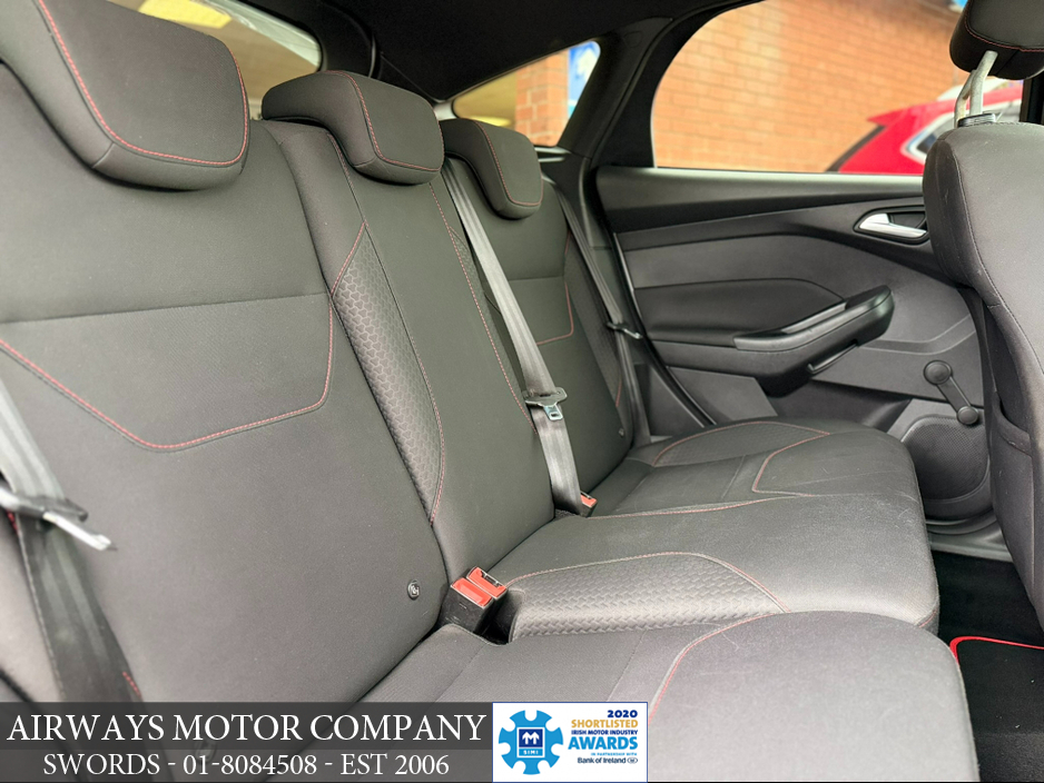 2018 Ford Focus - image 14