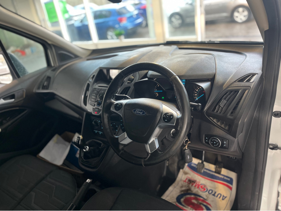 2018 Ford Transit Connect - image 11