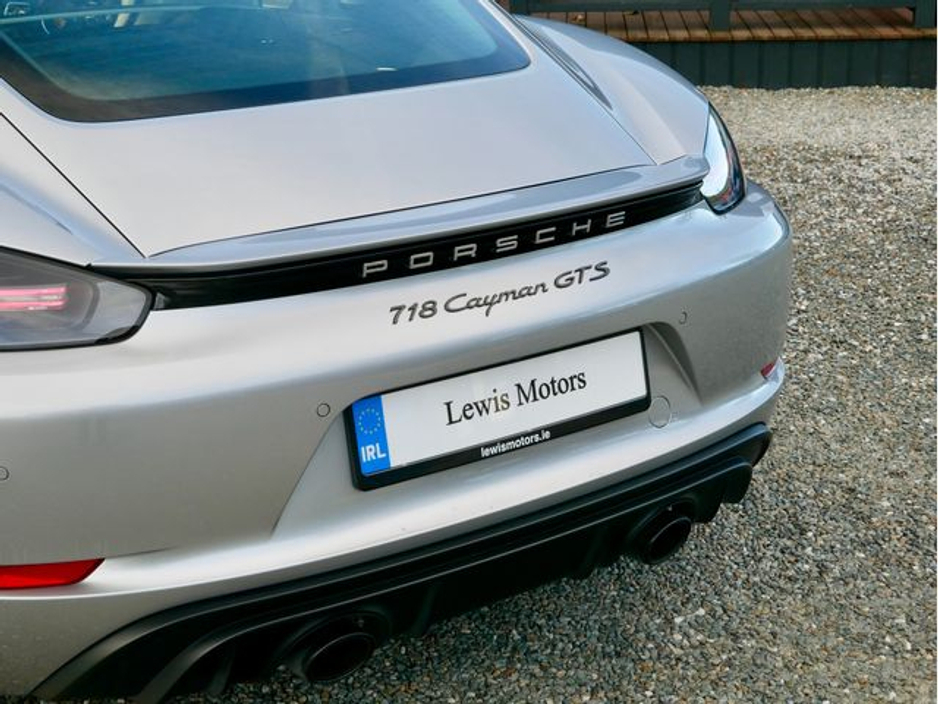 2023 Porsche Cayman - image 11