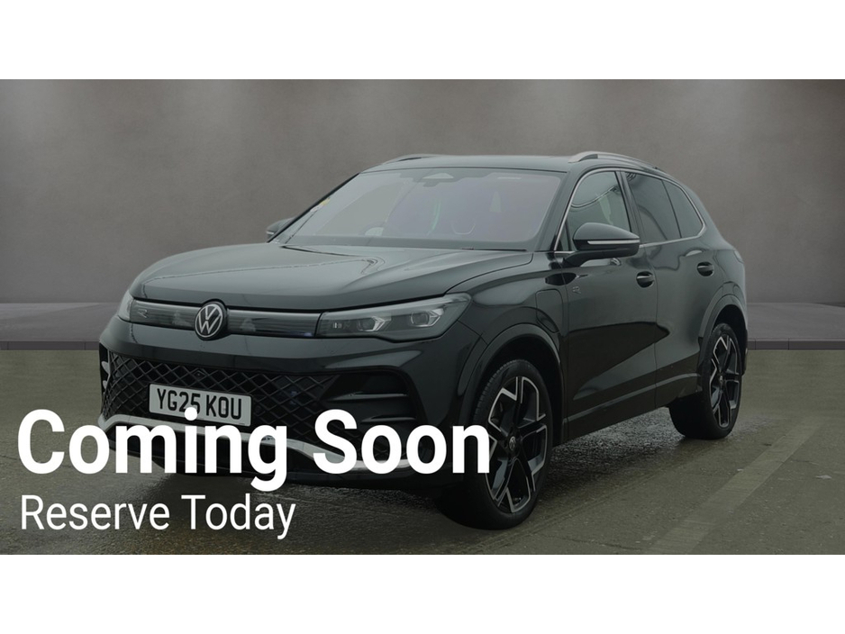 2025 Volkswagen Tiguan - image 2