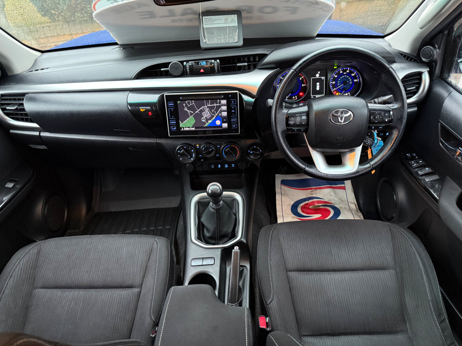 2020 Toyota Hilux - image 18