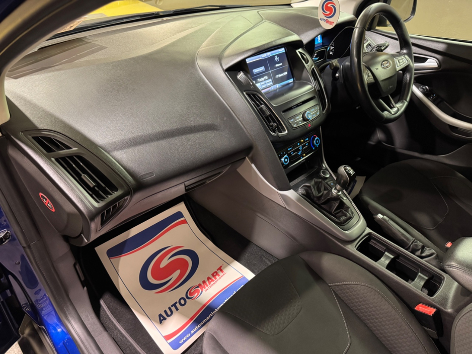 2015 Ford Focus - image 13