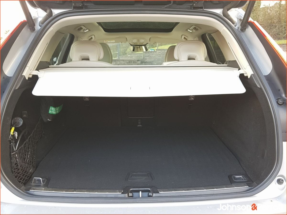 2022 Volvo XC60 T6 350bhp AWD PHEV Inscription Expression (Two Year Volvo Selekt Warranty + Two Year Volvo Service Plan) €46,900