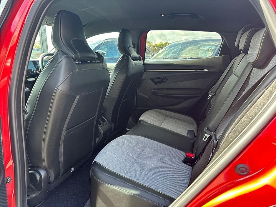 2023 Renault Megane E-Tech EV60 220hp Techno Red / Black